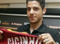 Cicinho pode deixar o futebol para se tornar evangelista